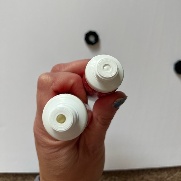 Set of 2 Bath & Body Works Hand Creams - Picture 2 of 3